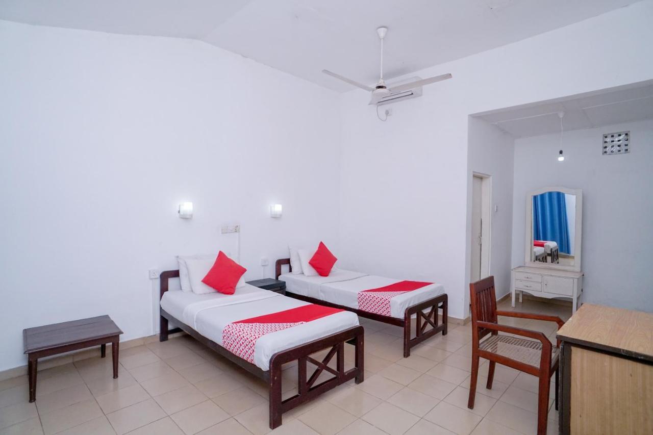 Oyo 384 Dilena Beach Resort Unawatuna Bilik gambar