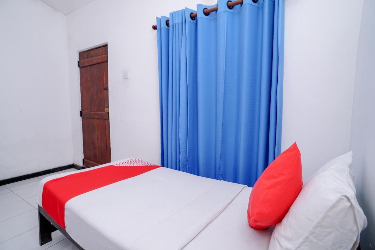 Oyo 384 Dilena Beach Resort Unawatuna Bilik gambar